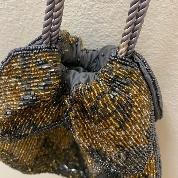 Vintage beaded daisy draw string bag - Picture 4 of 4